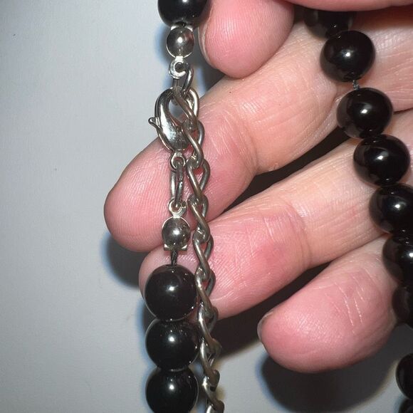 Vintage Modernist Plastic Bead Necklace - Picture 4 of 6